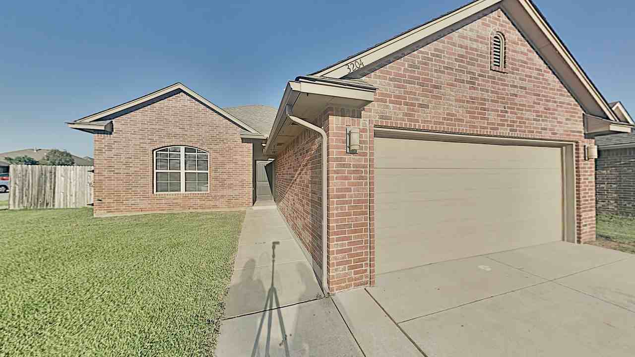 3204 Sahoma Trl - Photo 2 of 19