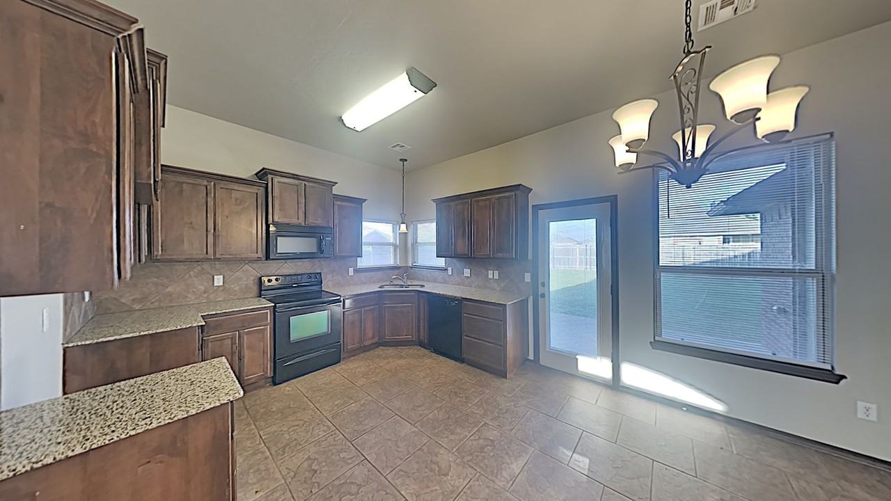 3204 Sahoma Trl - Photo 7 of 19