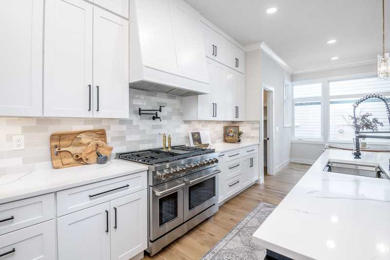 12648 Ne 80th St - Photo 7 of 26