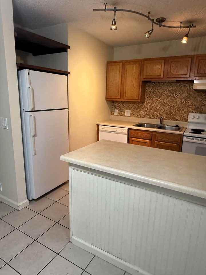 709 Dondee Dr #5 - Photo 6 of 9