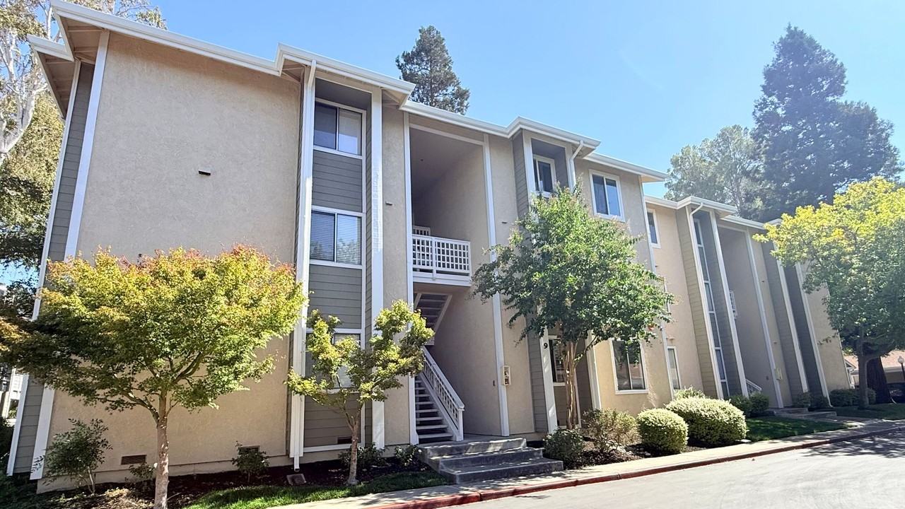 2597 Oak Rd #B - Photo 2 of 41