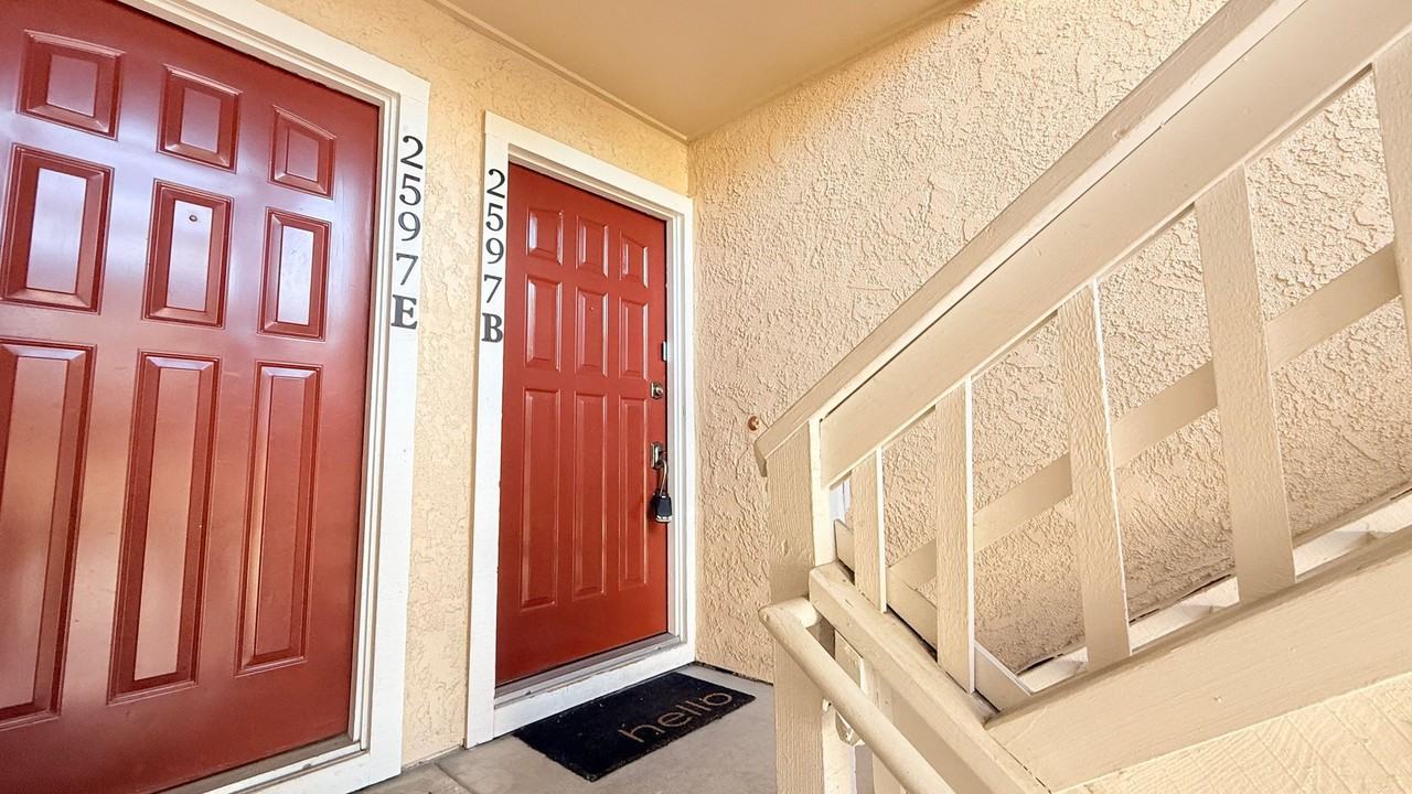 2597 Oak Rd #B - Photo 3 of 41