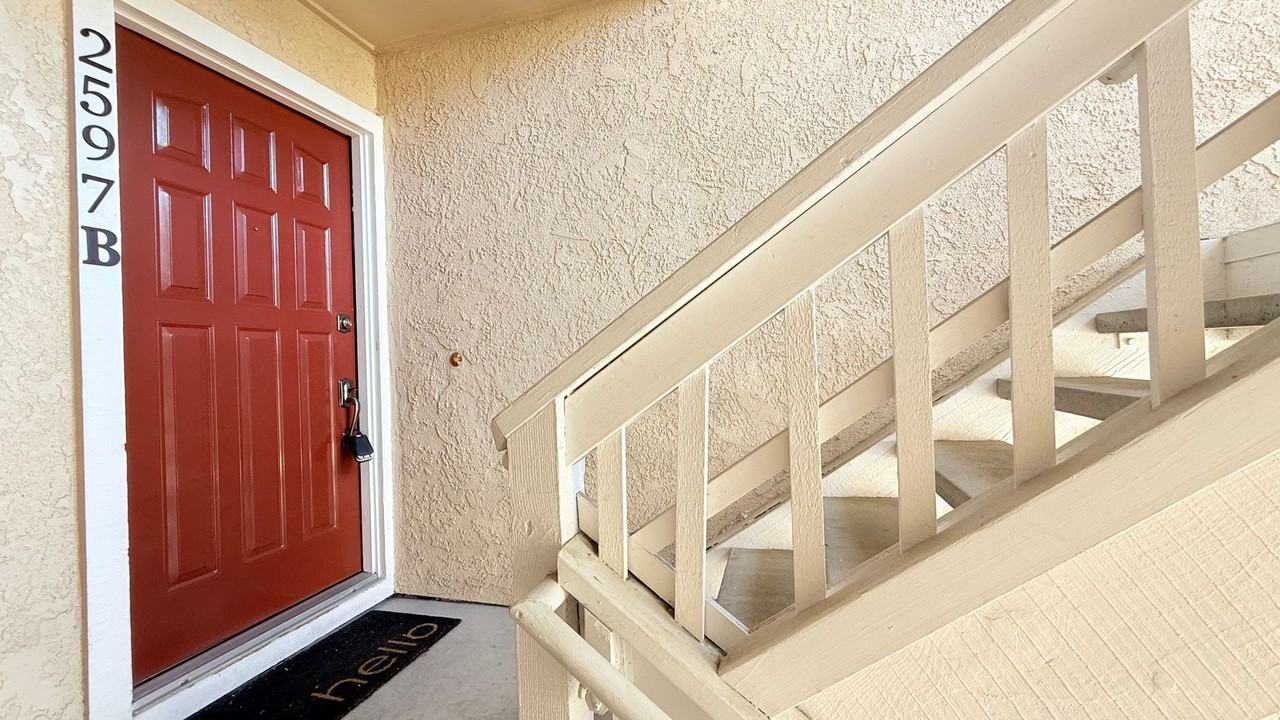 2597 Oak Rd #B - Photo 4 of 41