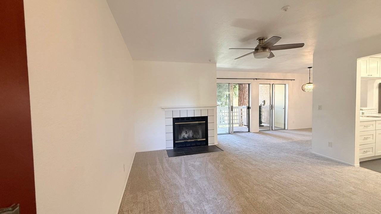 2597 Oak Rd #B - Photo 5 of 41