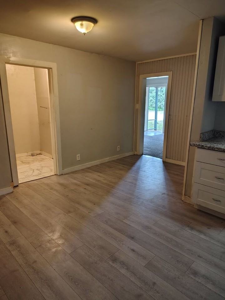 3241 S Waco Ave - Photo 3 of 5