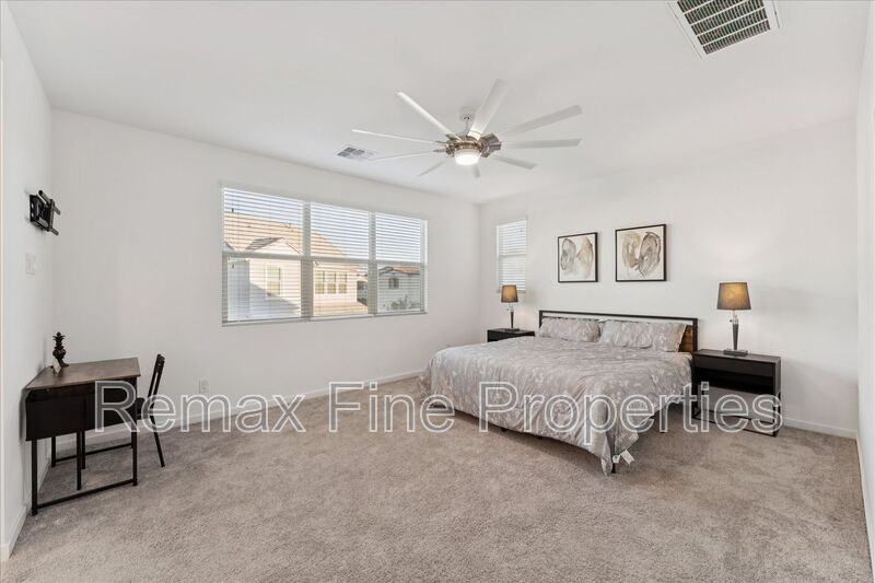 4803 S Ferric - Photo 3 of 30