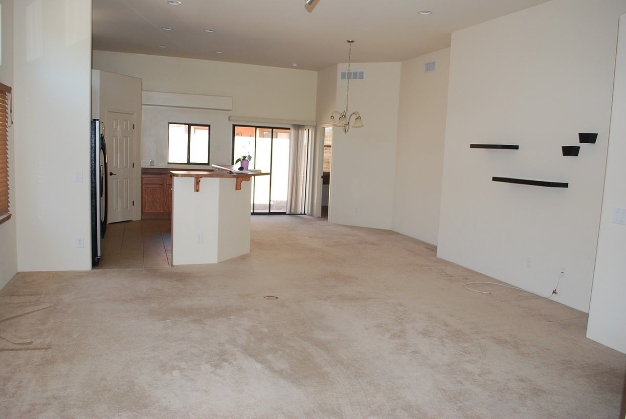 972 Marchbanks Dr - Photo 3 of 8