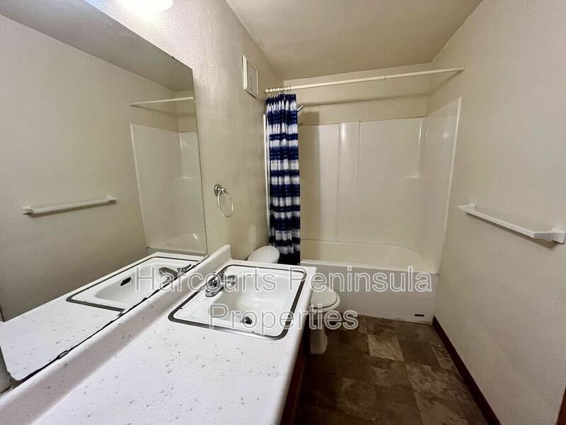 1901 Ne 30th St - Photo 3 of 9