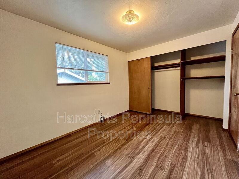 1901 Ne 30th St - Photo 4 of 9