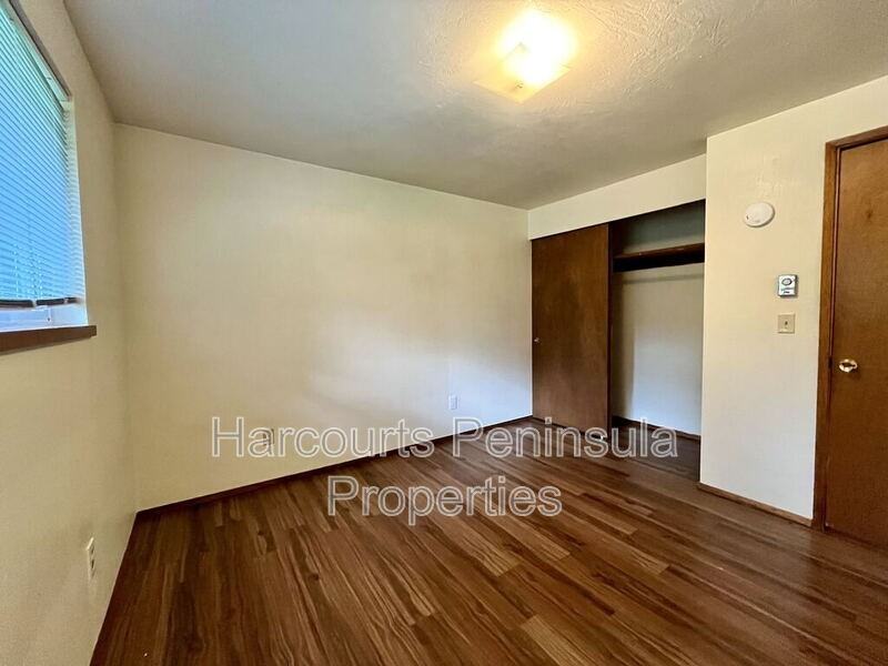 1901 Ne 30th St - Photo 5 of 9