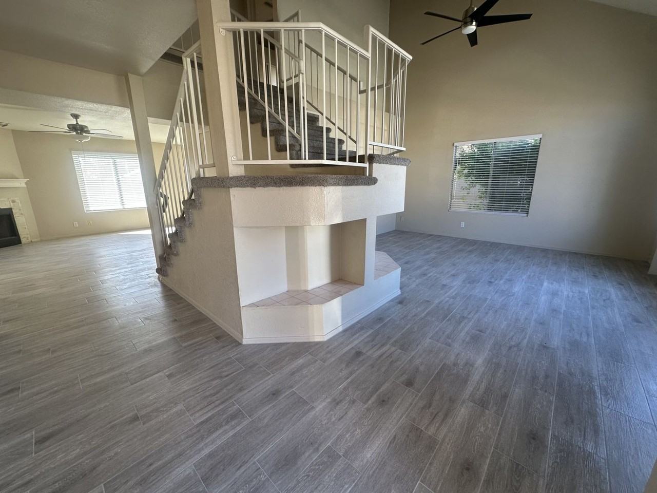 823 W Sherri Dr - Photo 2 of 19