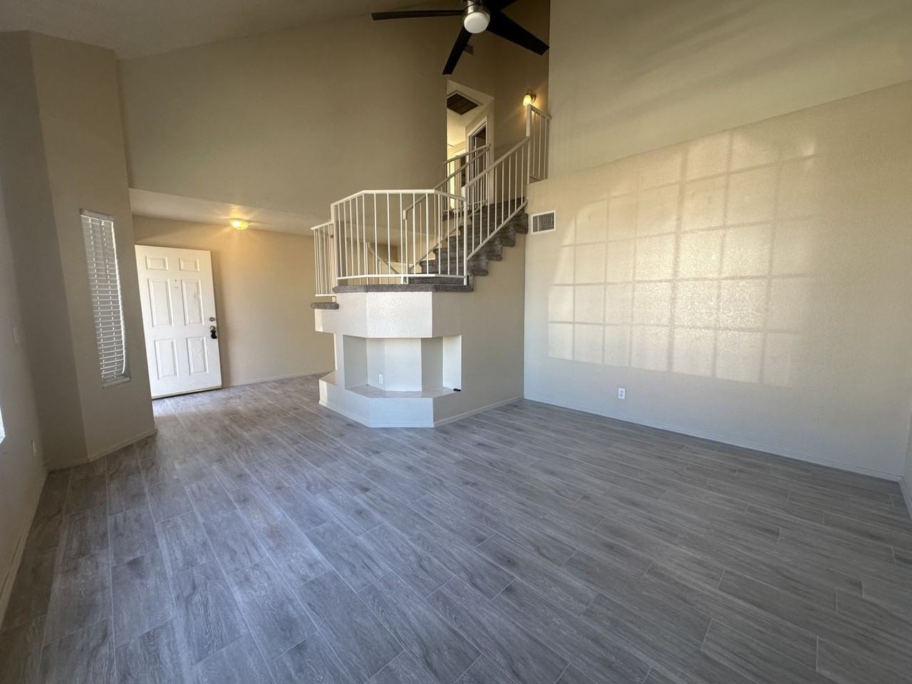 823 W Sherri Dr - Photo 5 of 19