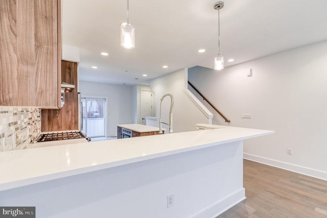 634 N 5th St #1 - Photo 4 of 39