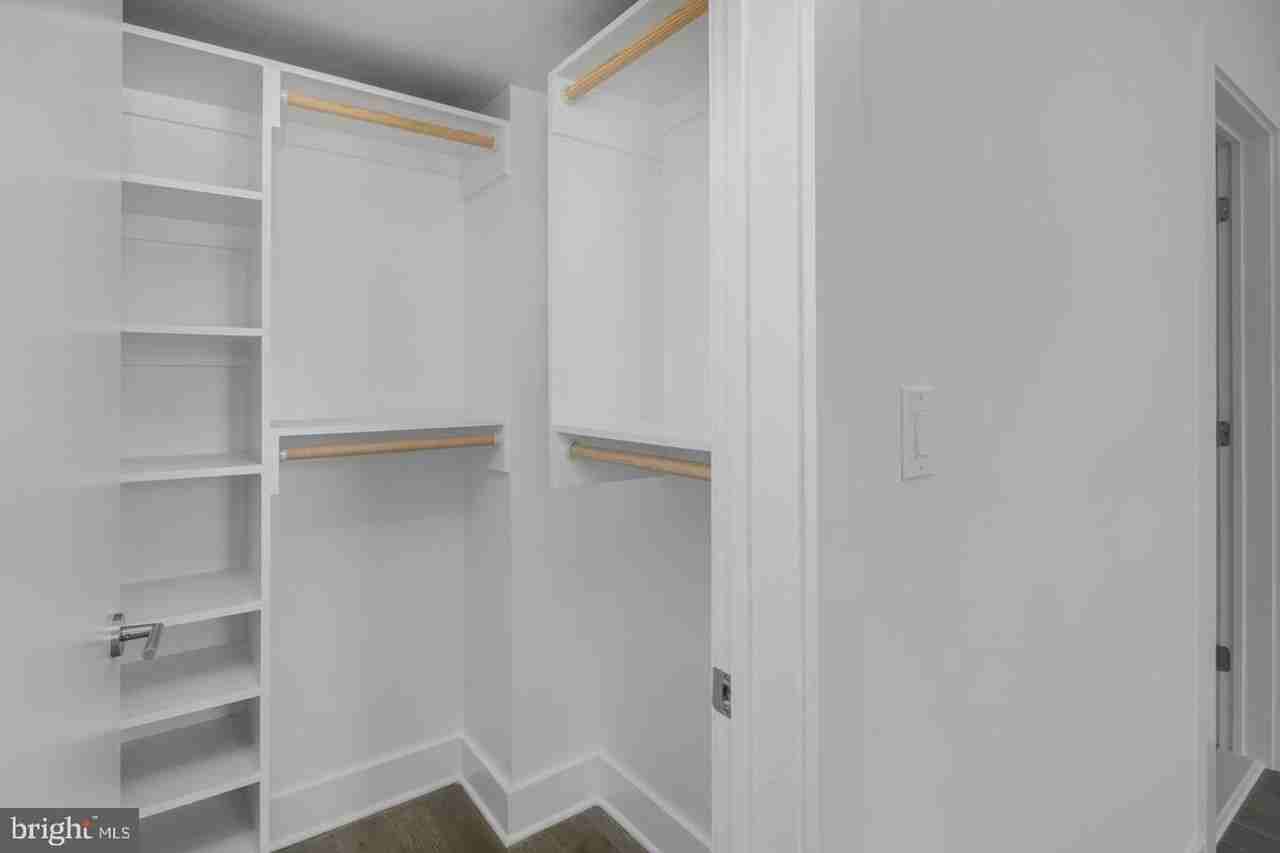1421 S Hancock St - Photo 4 of 20