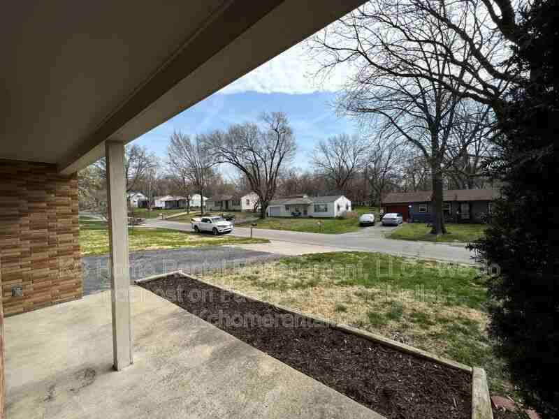 2800 N 76th St - Photo 4 of 26