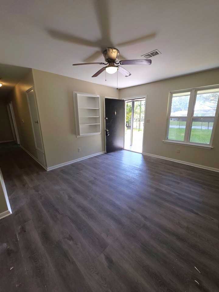 7120 Windsor Oak Dr - Photo 7 of 15
