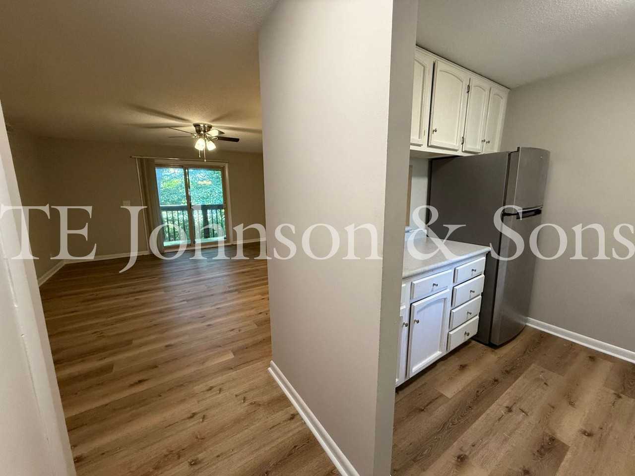 106 Turnwood Ln - Photo 3 of 44