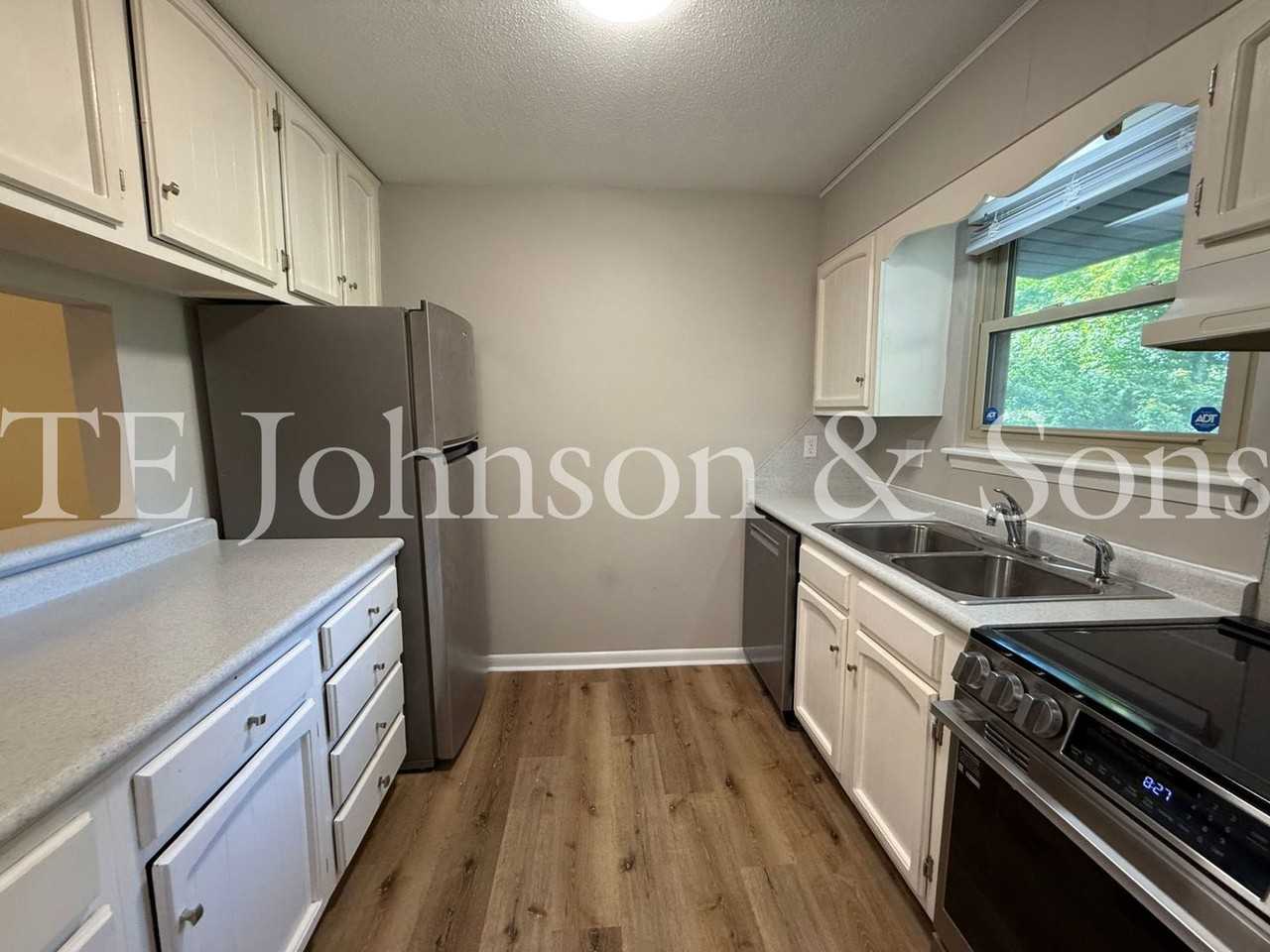 106 Turnwood Ln - Photo 4 of 44