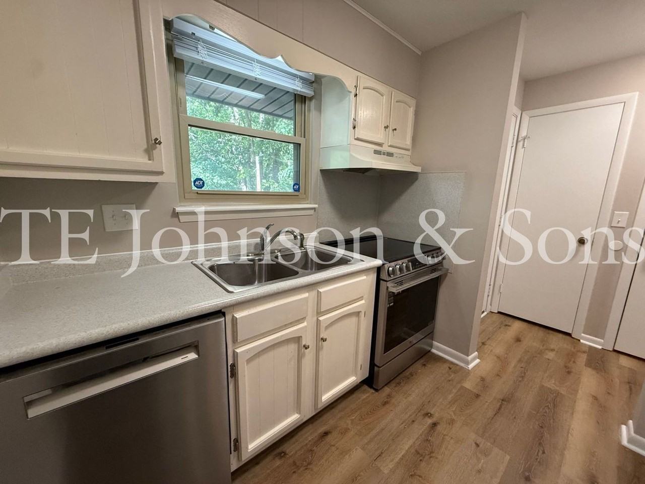 106 Turnwood Ln - Photo 7 of 44