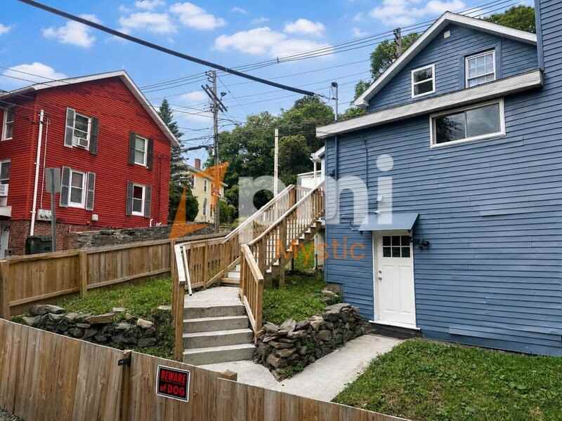 231 Broad St - Photo 3 of 30