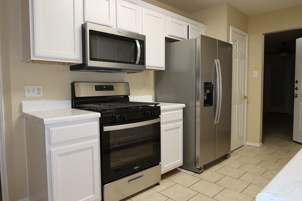 11123 Canterbury Tales Ln - Photo 3 of 28