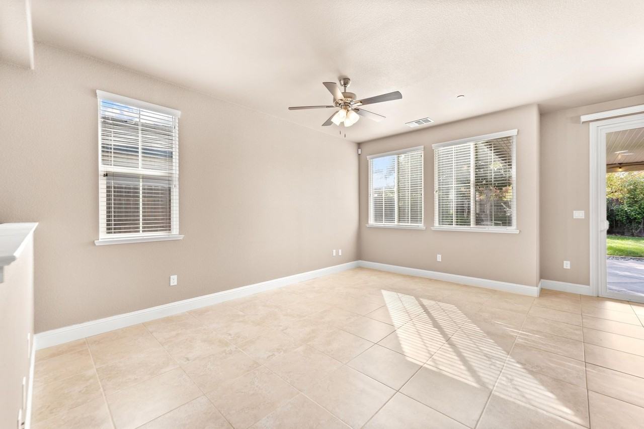 2185 Dripping Rock Ln - Photo 6 of 38