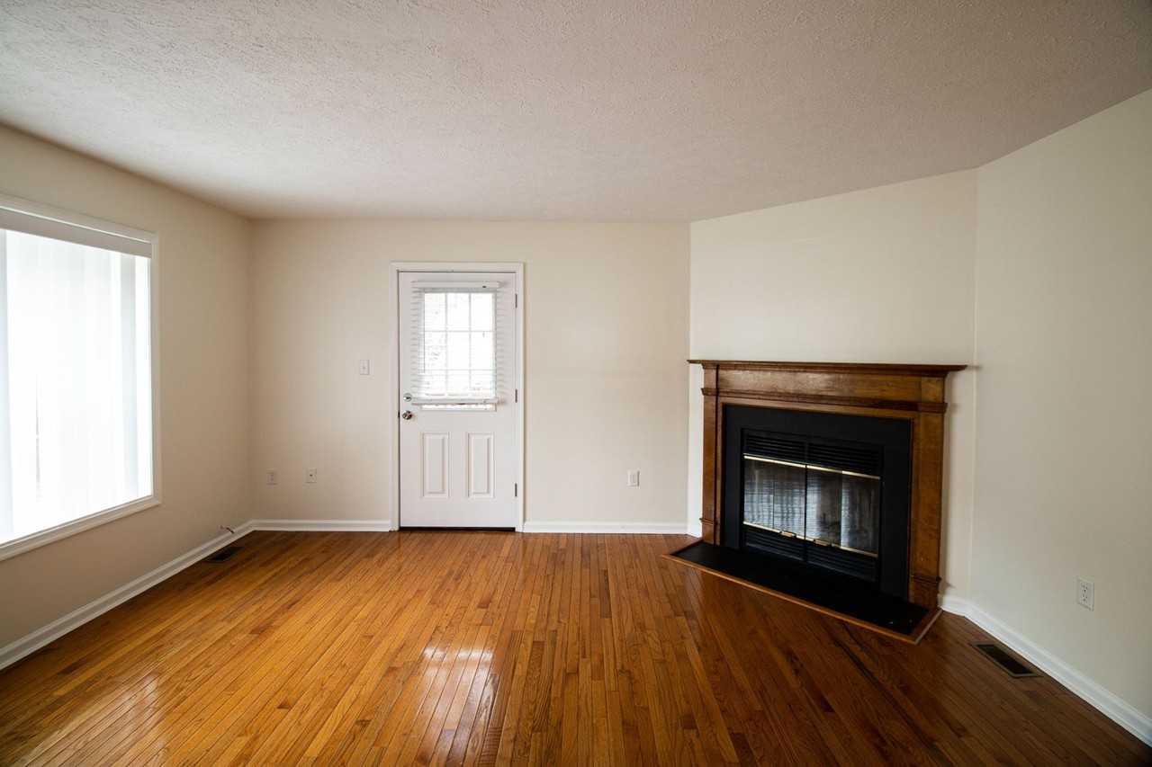114 Gateway Dr #009 - Photo 3 of 19