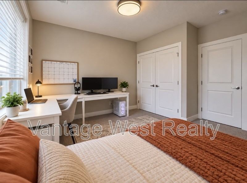 3350B Hawks Cres - Photo 5 of 7