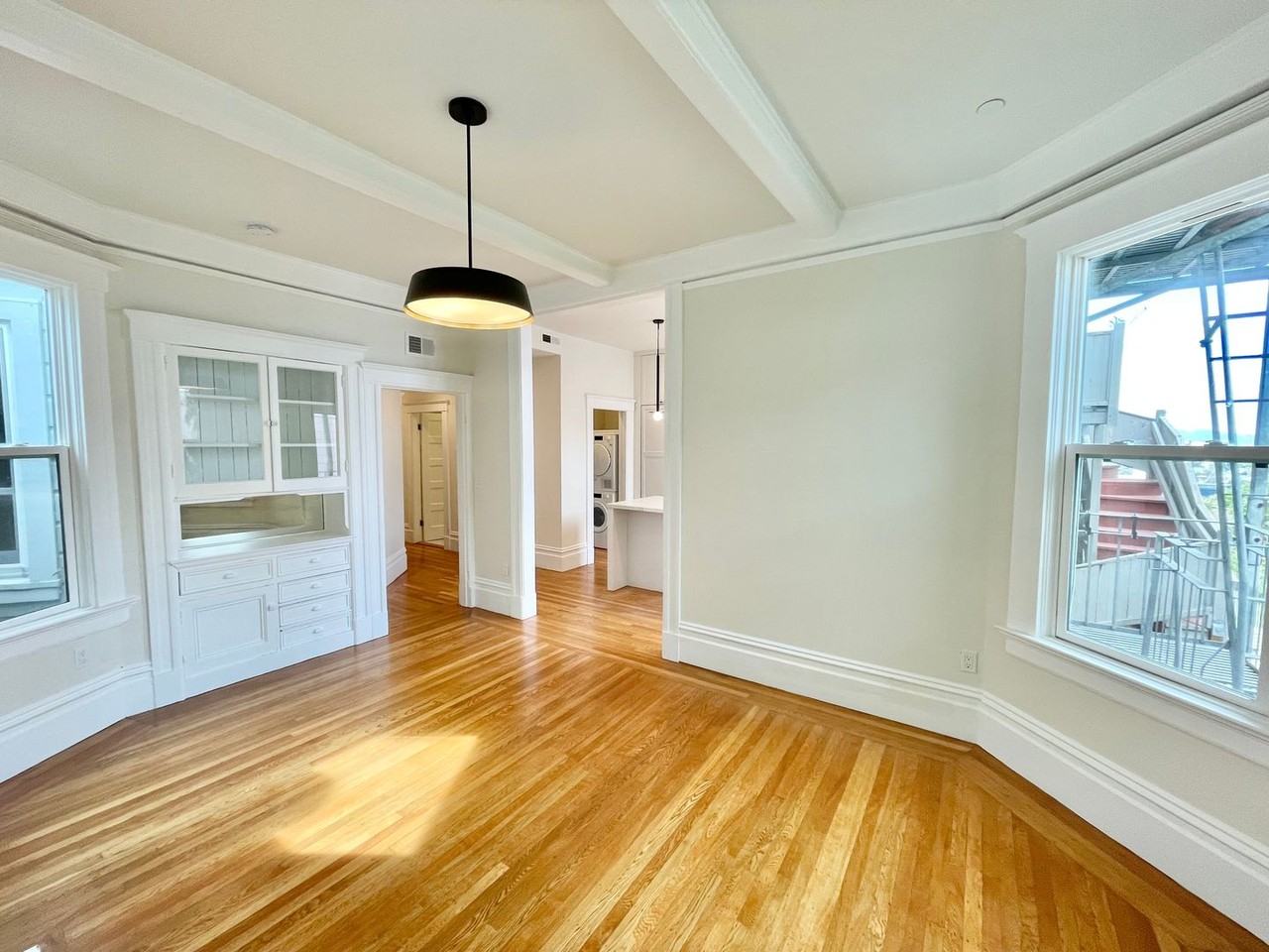 1508 Masonic Ave - Photo 4 of 34
