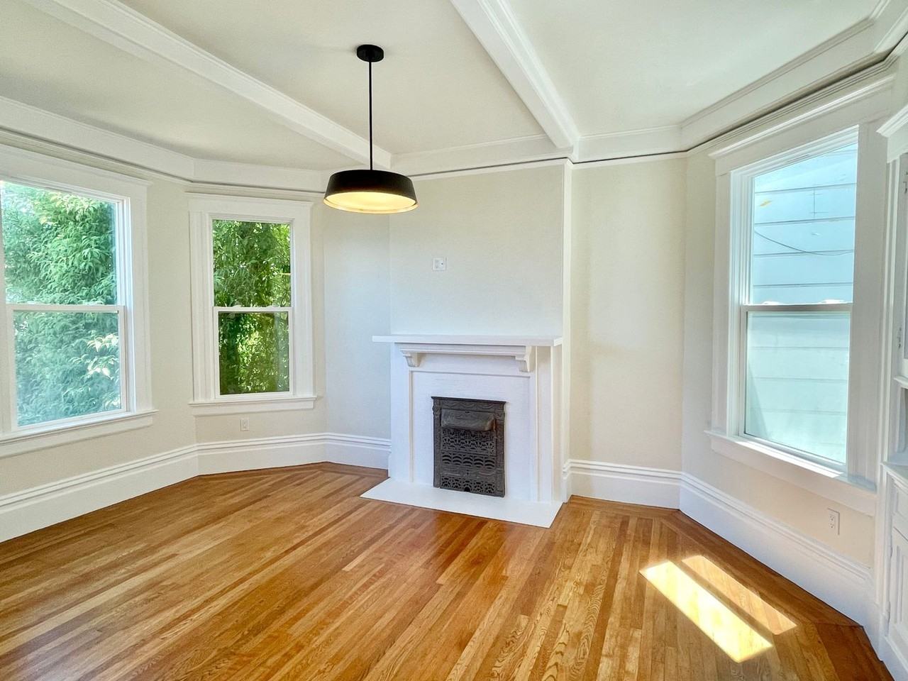 1508 Masonic Ave - Photo 5 of 34
