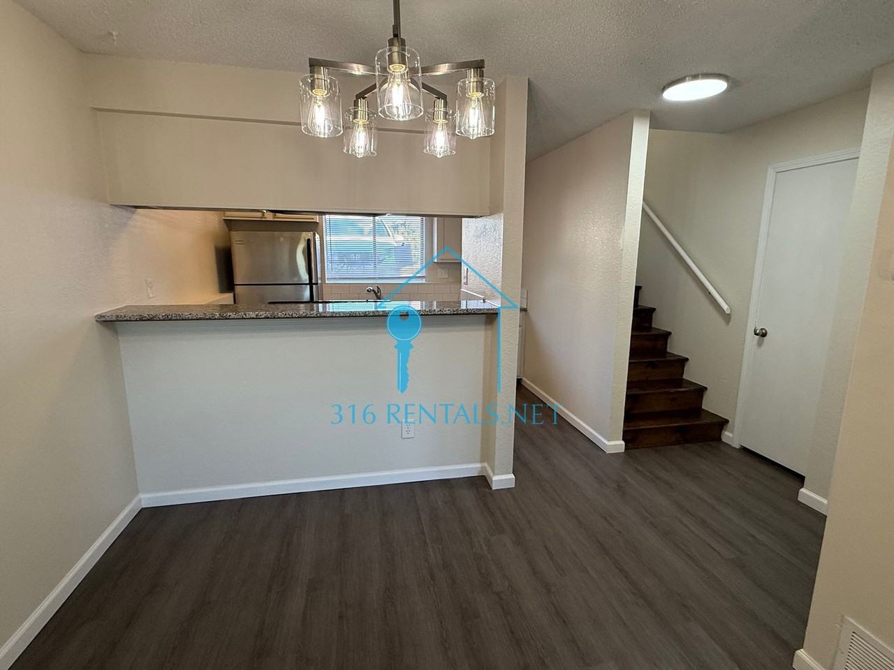 1625 S Beech St - Photo 4 of 14