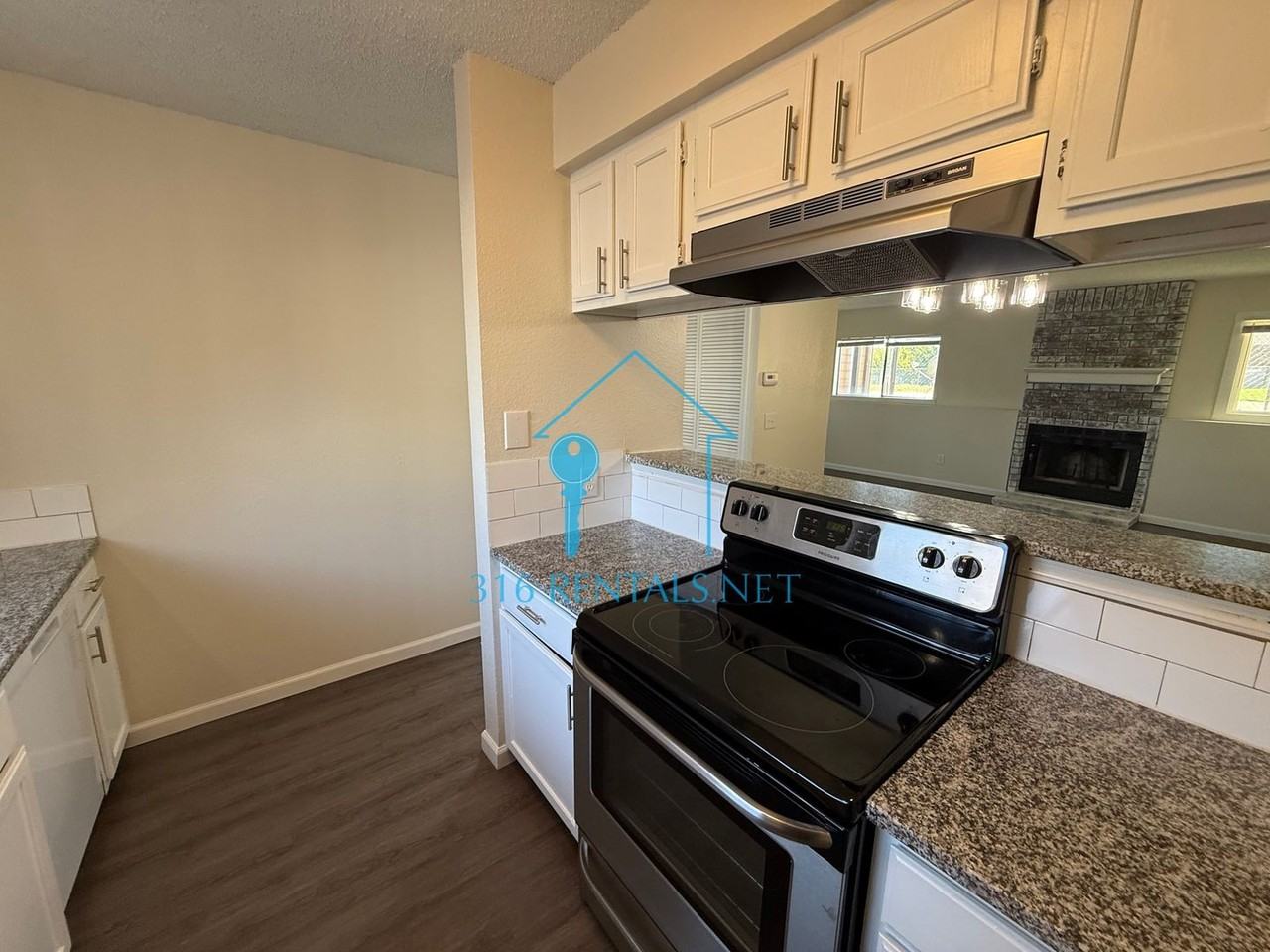 1625 S Beech St - Photo 6 of 14