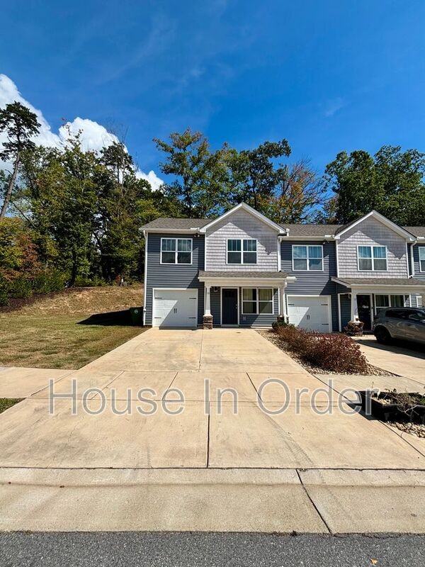10 Malcolm Ct - Photo 2 of 18