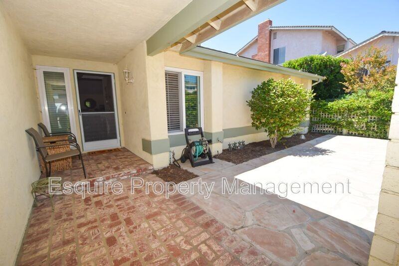 2474 Parkway Dr - Photo 2 of 17
