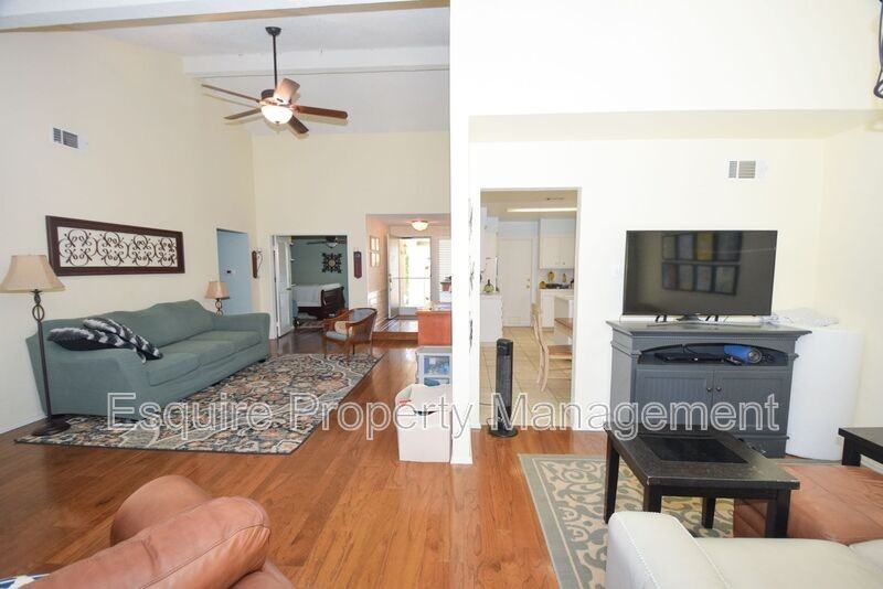 2474 Parkway Dr - Photo 5 of 17
