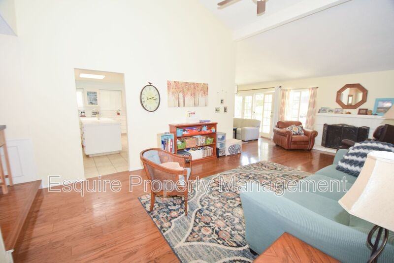 2474 Parkway Dr - Photo 6 of 17