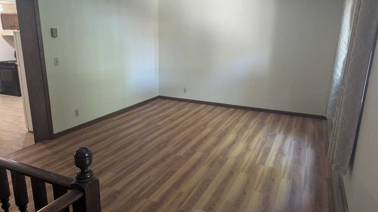 512 Augusta Ave - Photo 3 of 19