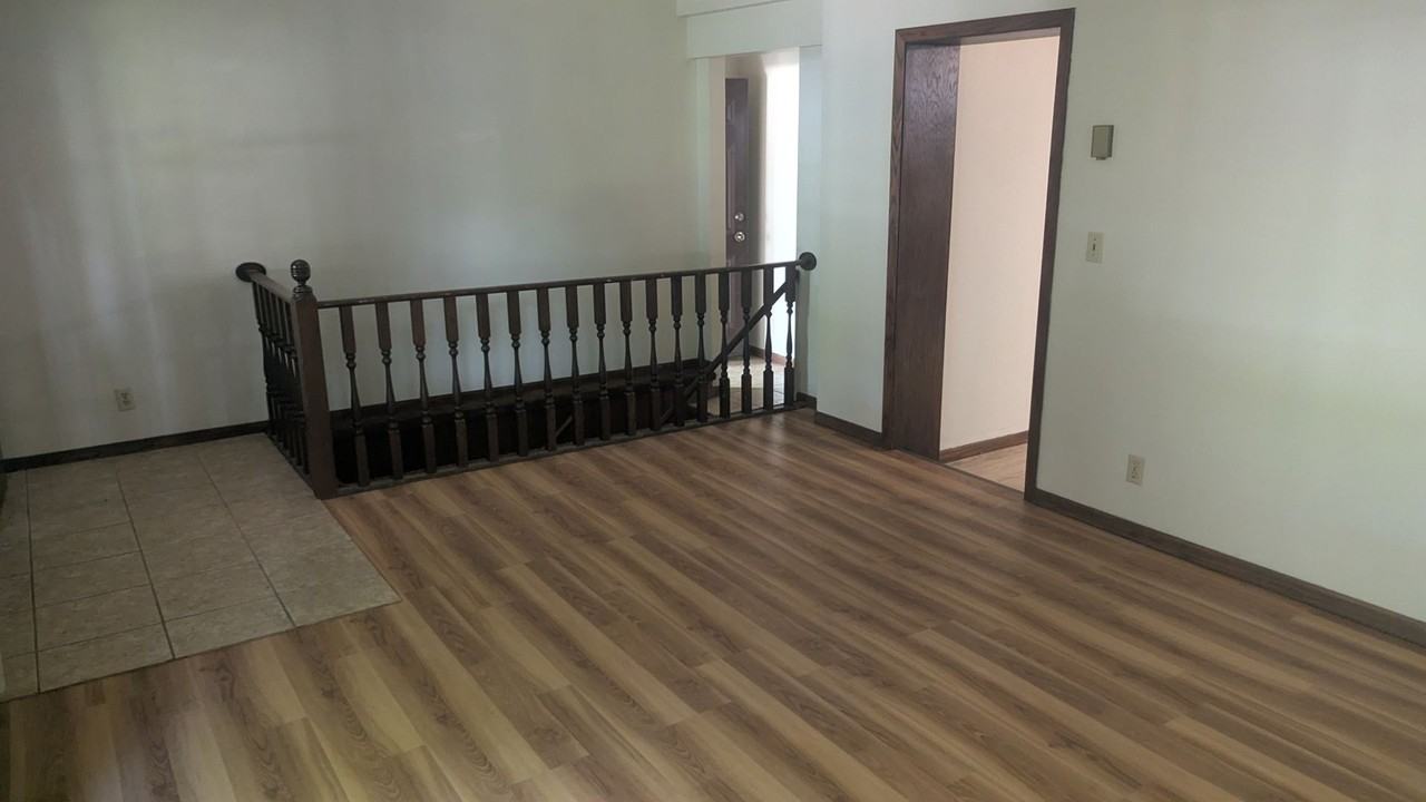 512 Augusta Ave - Photo 4 of 19