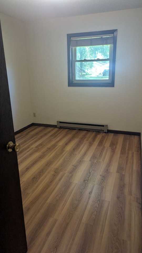 512 Augusta Ave - Photo 5 of 19