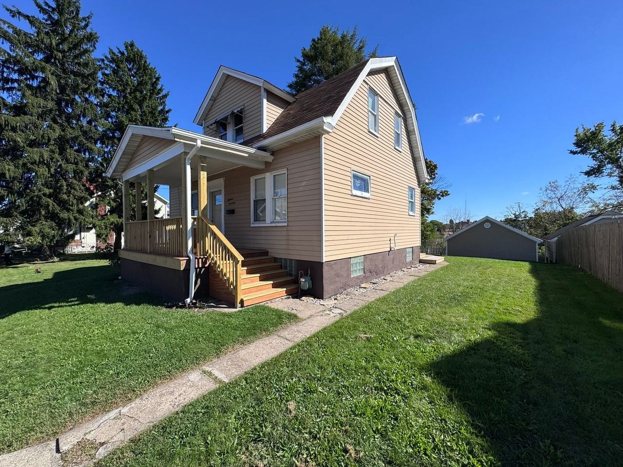 1817 Meadow St - Photo 2 of 47