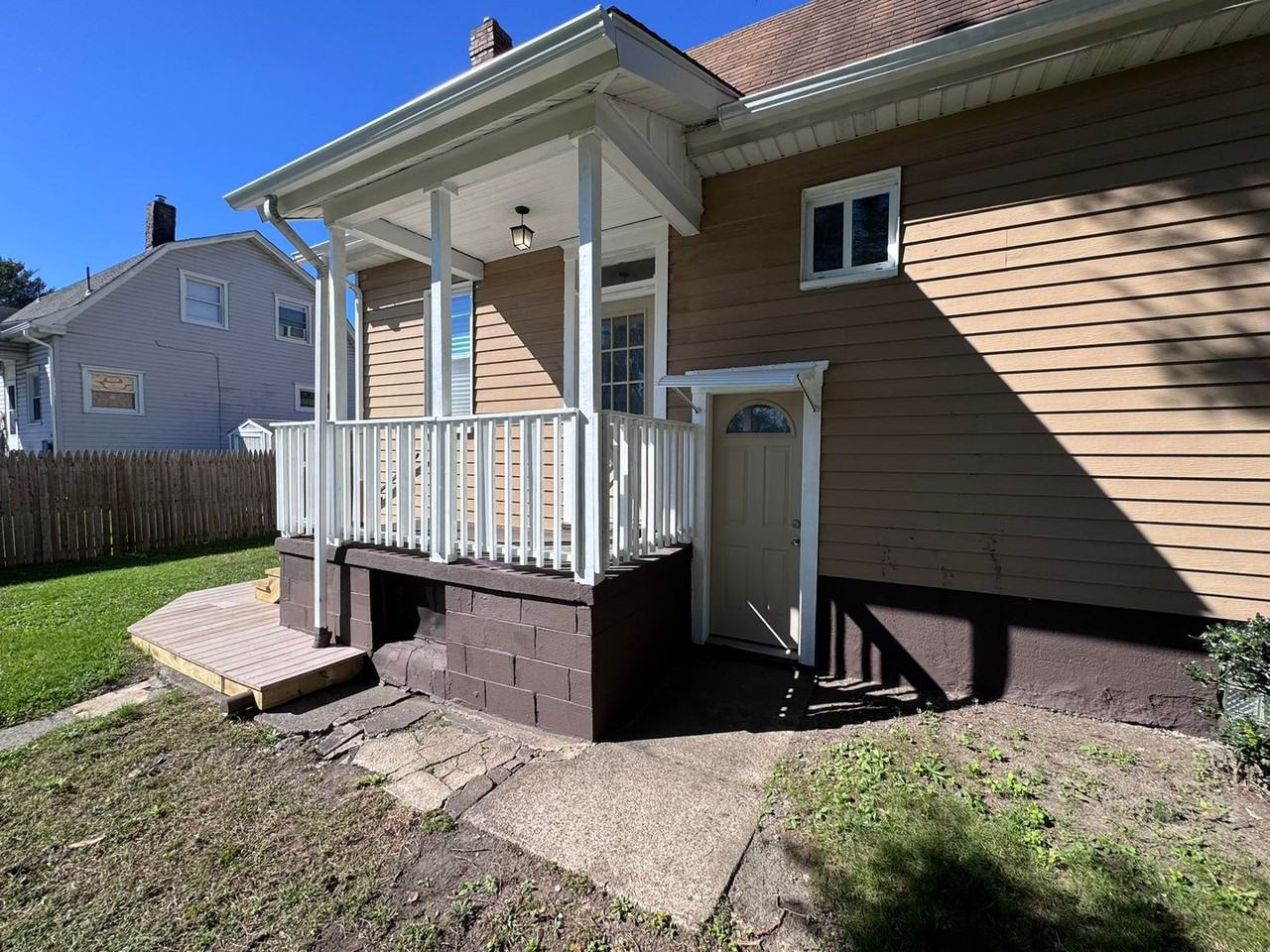 1817 Meadow St - Photo 7 of 47