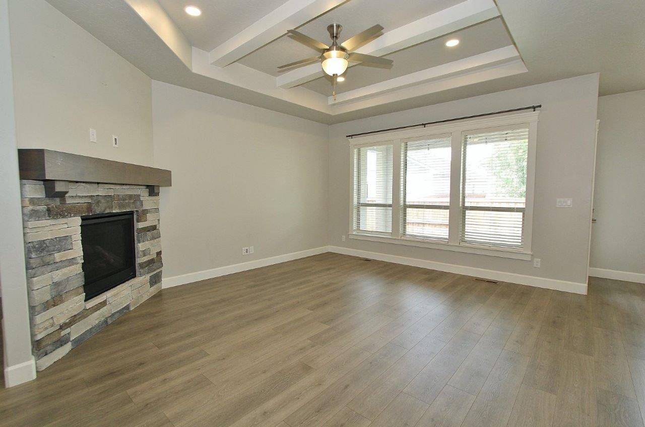 10688 W Leilani Dr - Photo 4 of 28