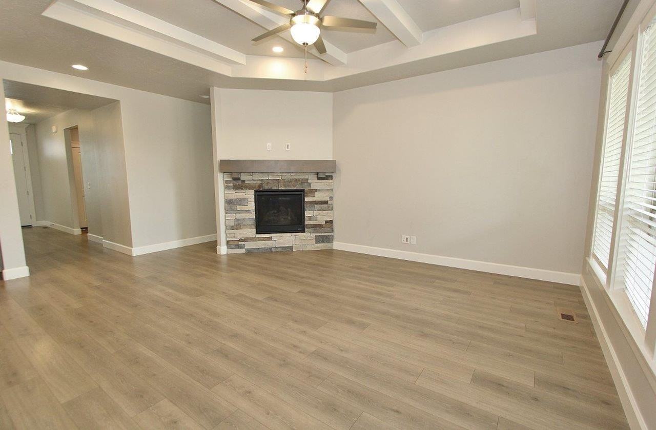 10688 W Leilani Dr - Photo 5 of 28