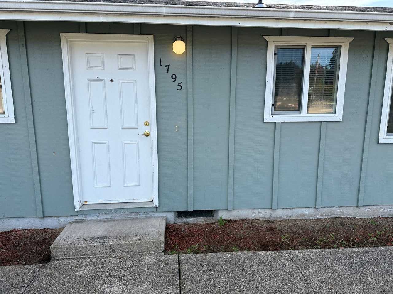 1795 Bryant Ave - Photo 2 of 32