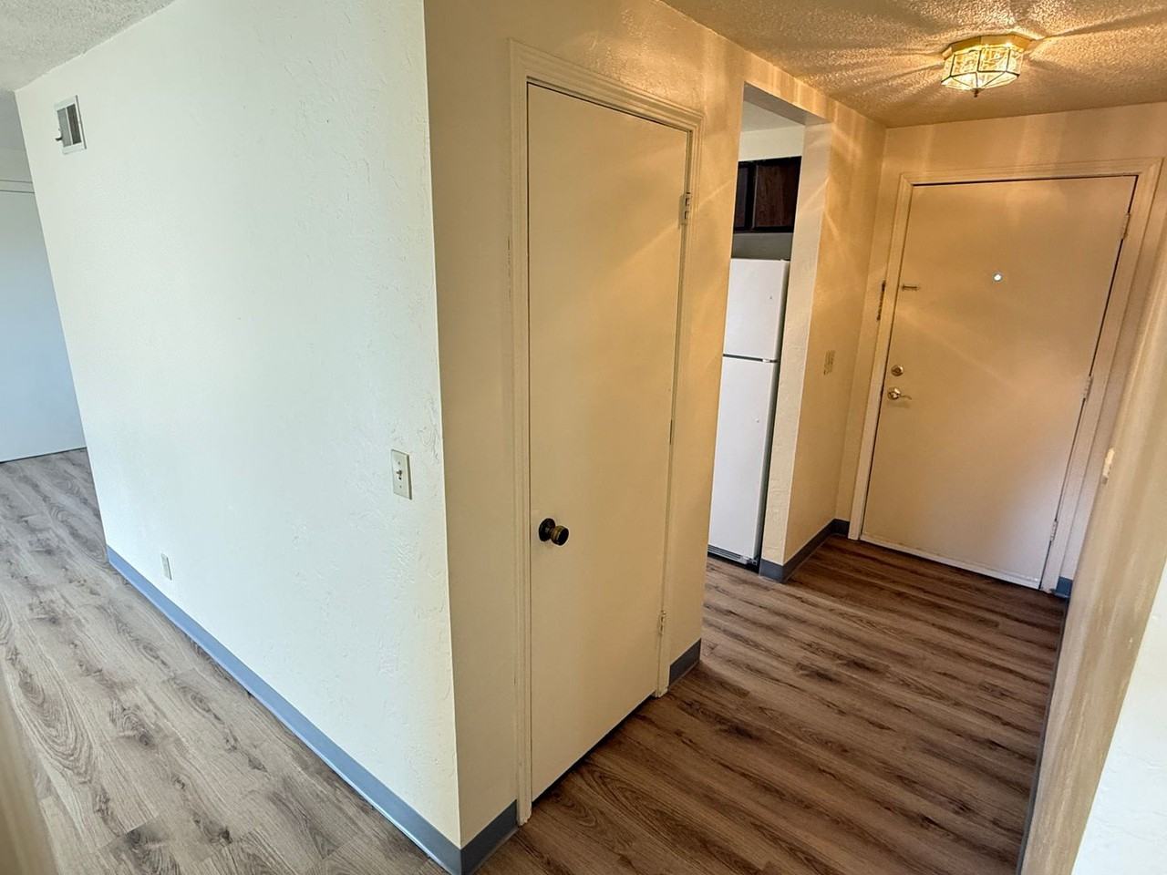 1795 Bryant Ave - Photo 4 of 32