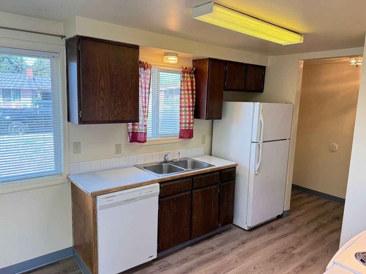 1795 Bryant Ave - Photo 6 of 32