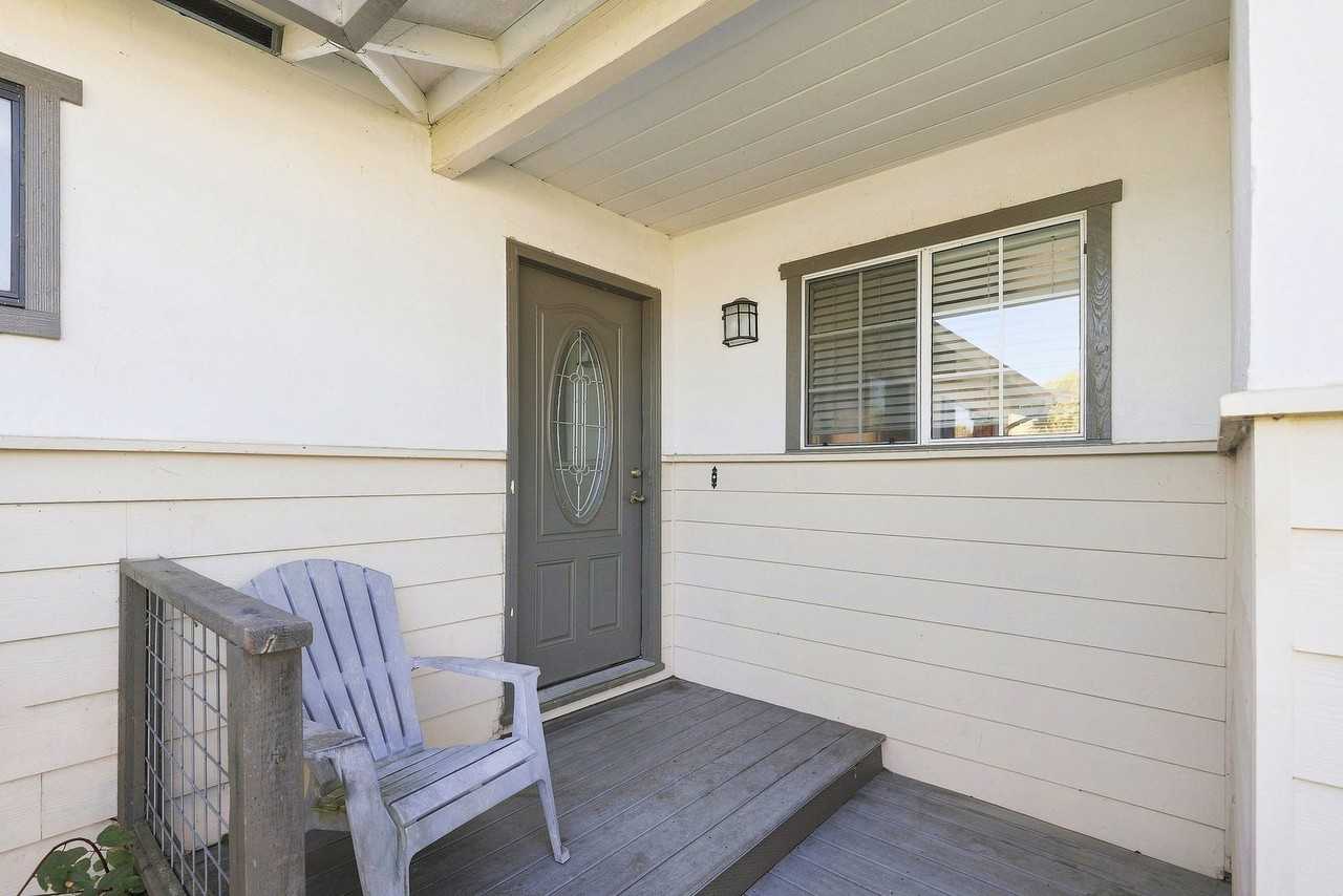 257 Allan Ave - Photo 2 of 28