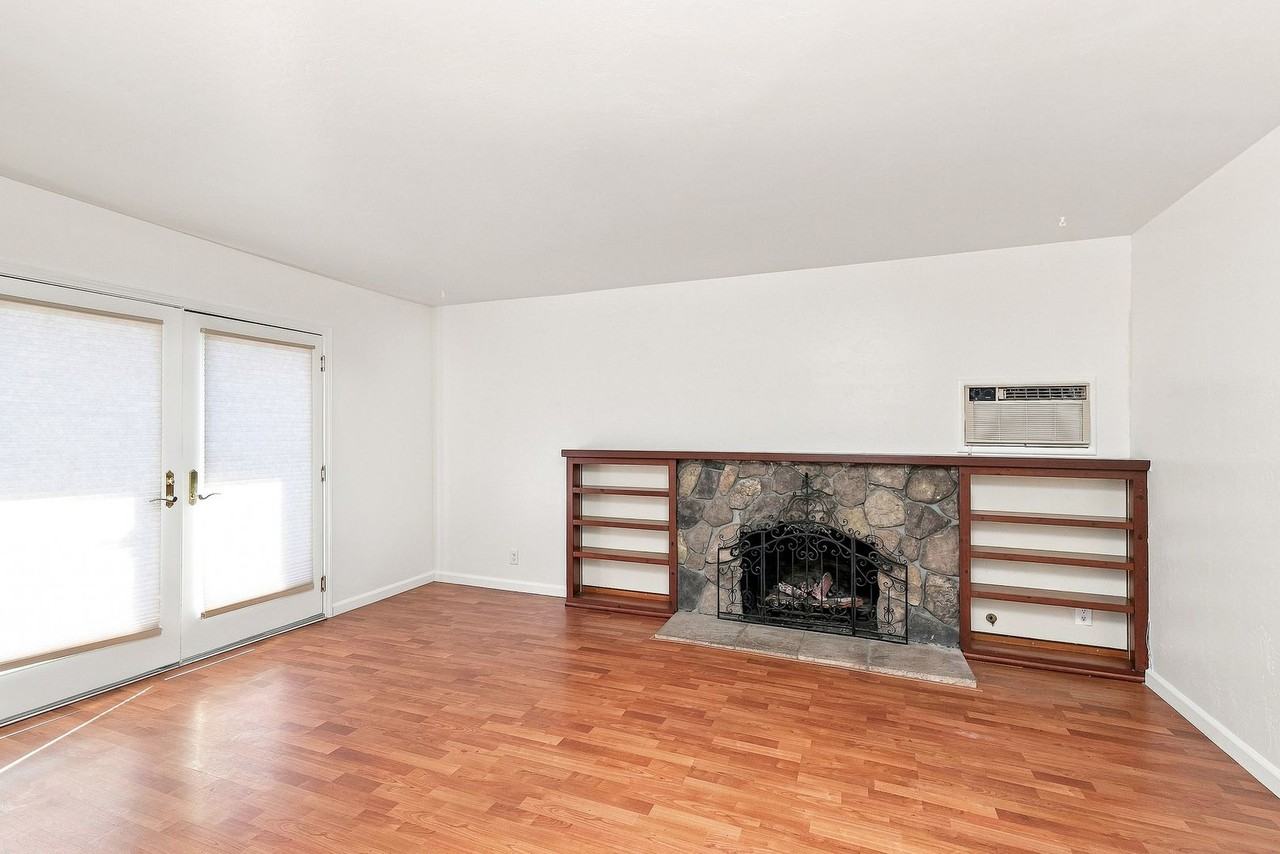 257 Allan Ave - Photo 3 of 28