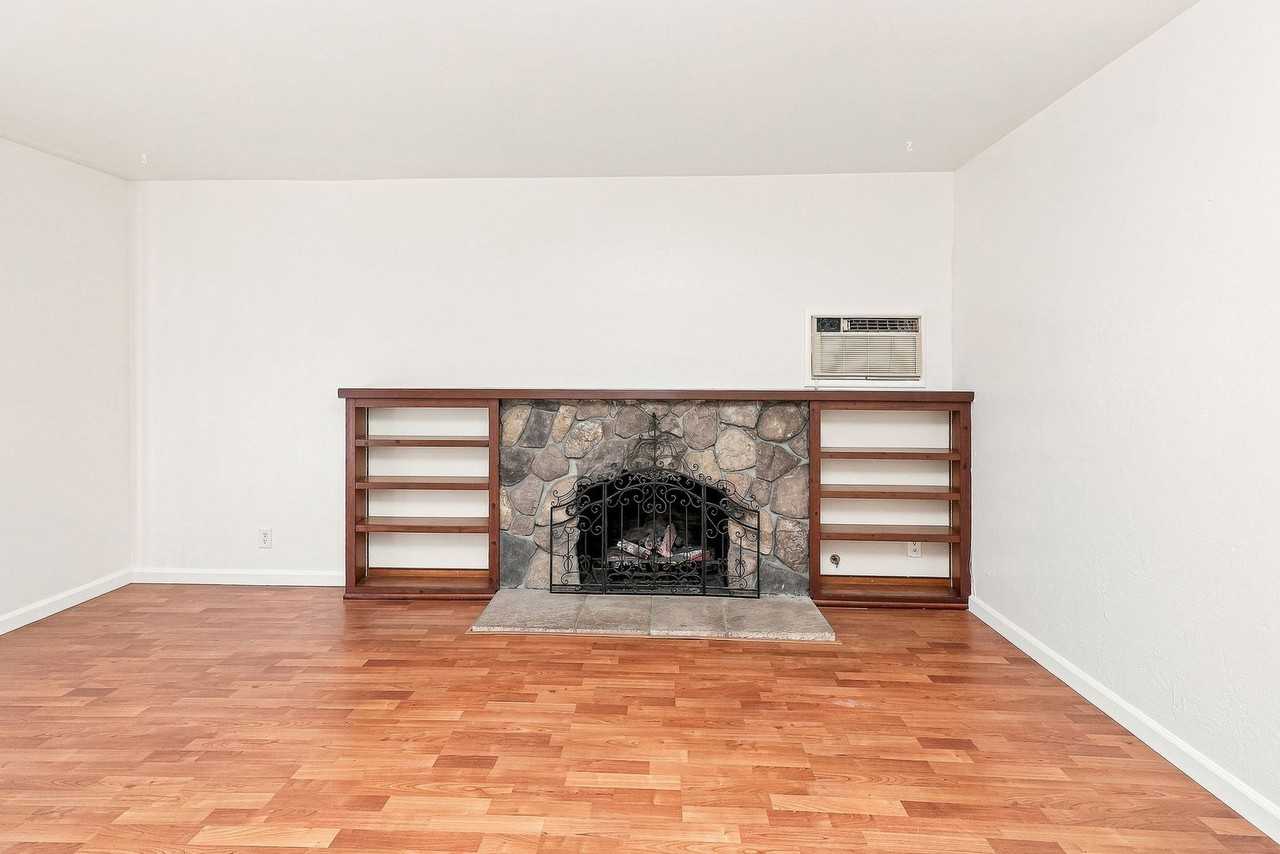 257 Allan Ave - Photo 5 of 28