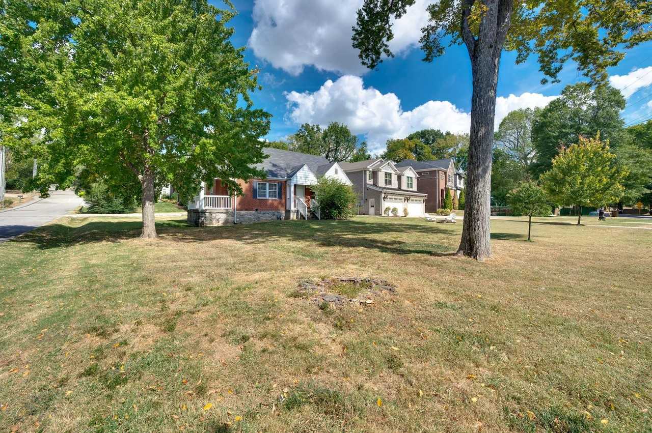 2118 Sharondale Dr - Photo 2 of 33